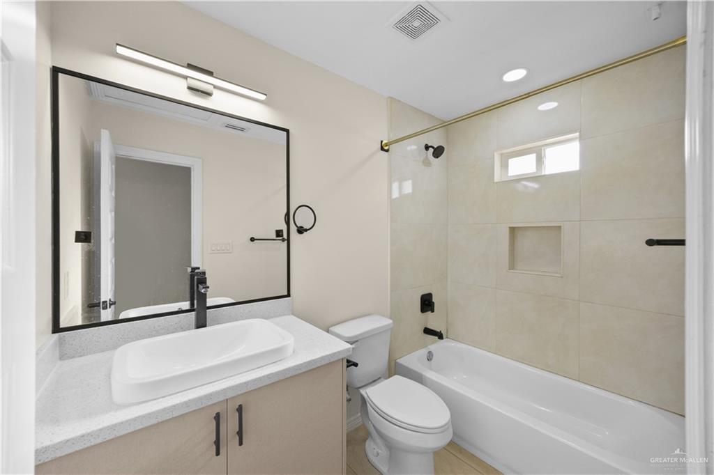 Photo 13 of 2308 San Pascual Street