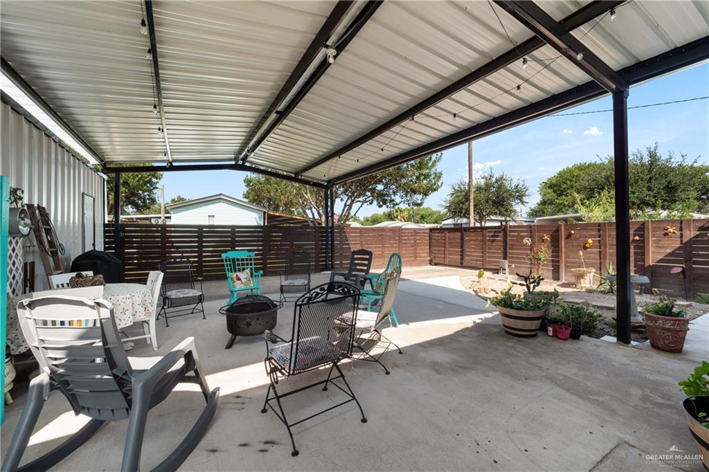 Photo 13 of 805 Anaqua Street