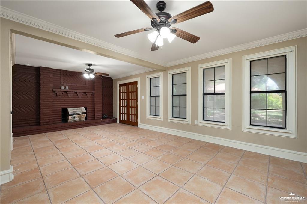 Photo 11 of 2400 Palm Hurst Drive