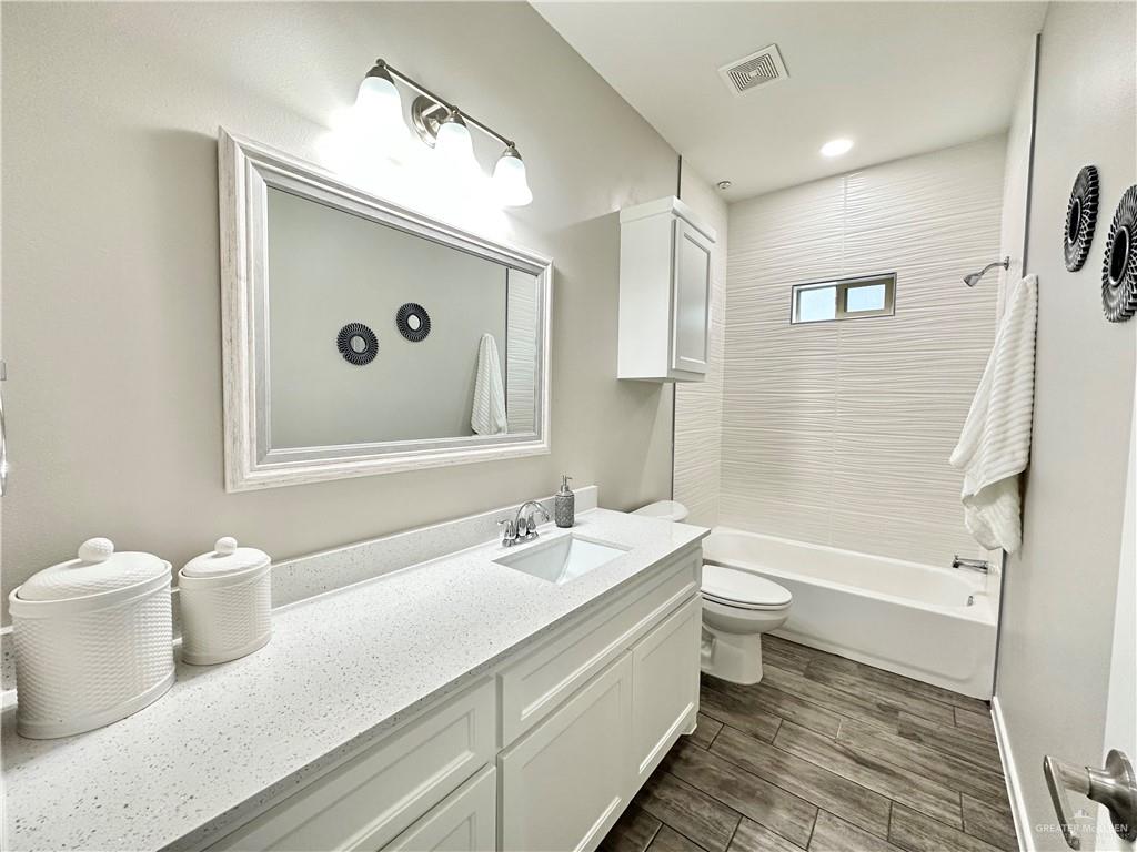 Photo 16 of 1605 Molino Drive