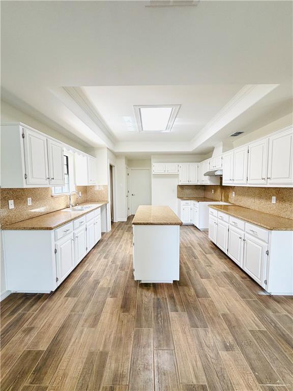 Photo 3 of 1309 Heron Avenue