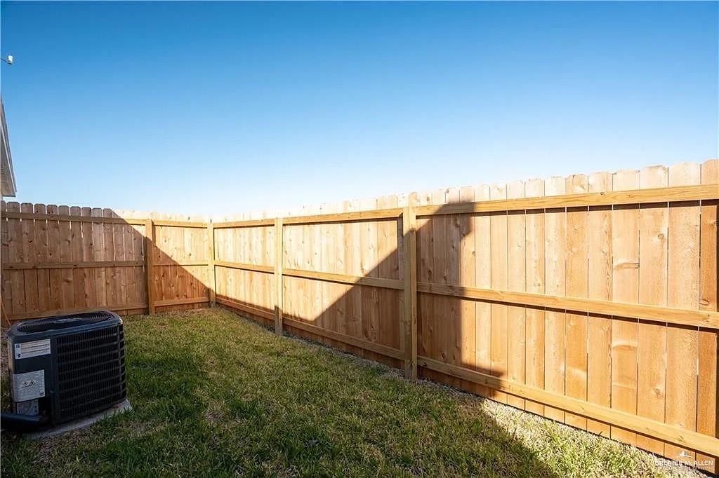 Photo 11 of 4209 La Vista Avenue #4