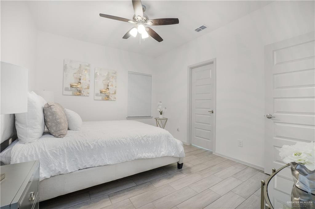 Photo 17 of 1501 Shavano Drive #3