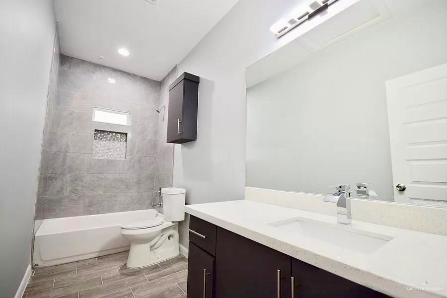 Photo 13 of 1412 Iris Street #2