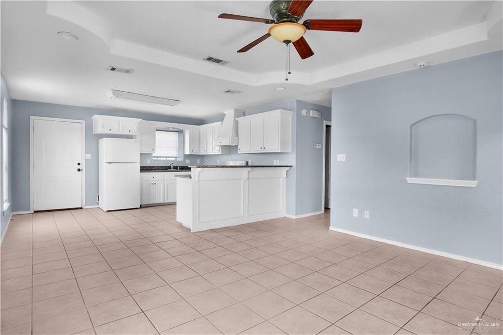 Photo 5 of 1608 Portales Drive