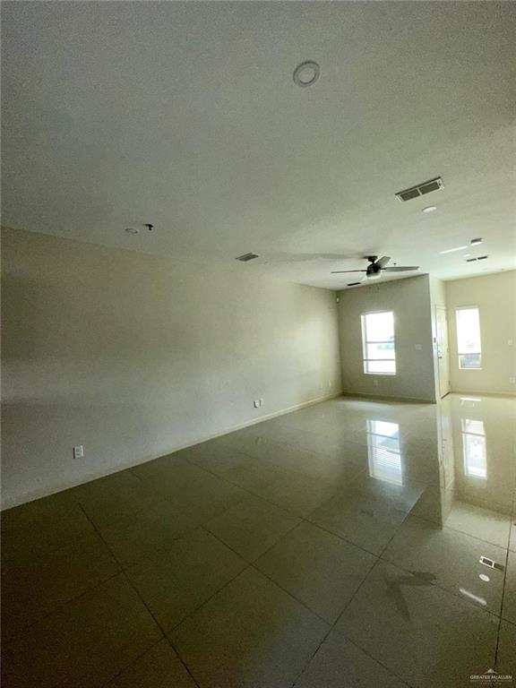 Photo 10 of 410 Newport Avenue #3