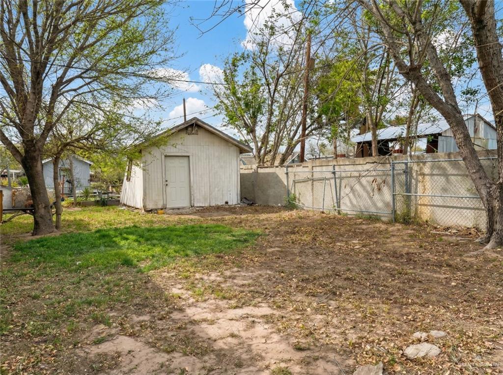 Photo 10 of 4706 Trosper Road