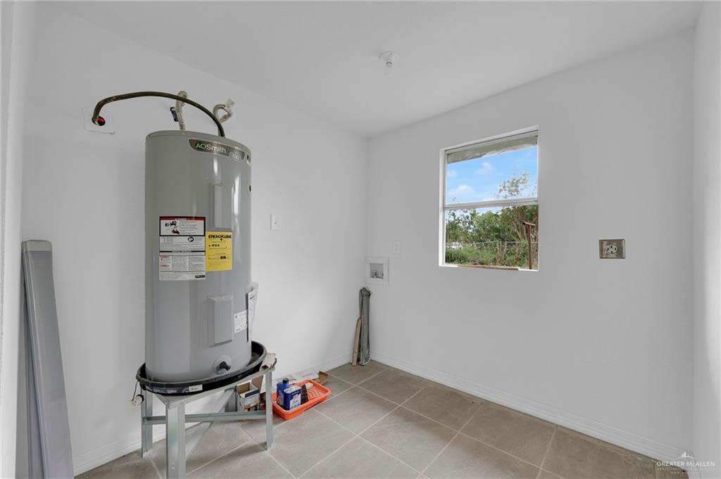 Photo 9 of 810 Catarina Street