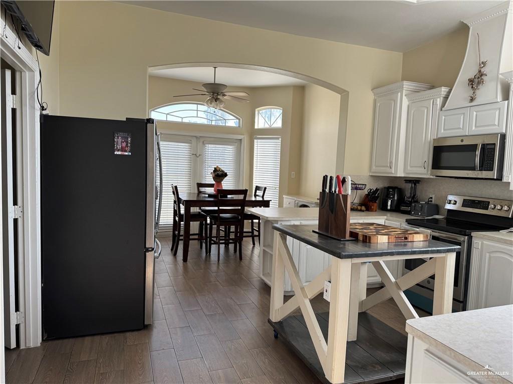 Photo 6 of 2600 Rhett Drive
