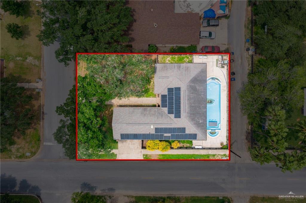 Photo 15 of 400 Iris Avenue