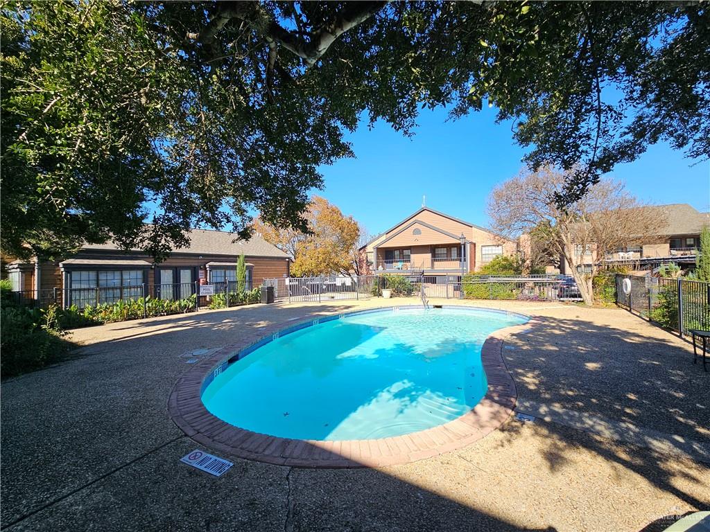 Photo 15 of 4803 Hamilton Wolfe Road #106