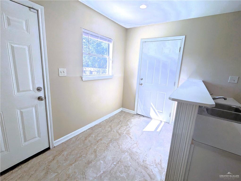 Photo 11 of 1002 Stonegate Drive