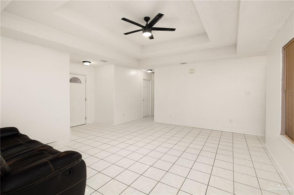 Photo 3 of 3405 Walnut Avenue