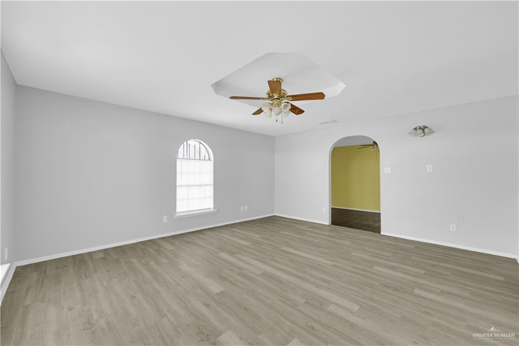 Photo 4 of 1629 Teege Avenue