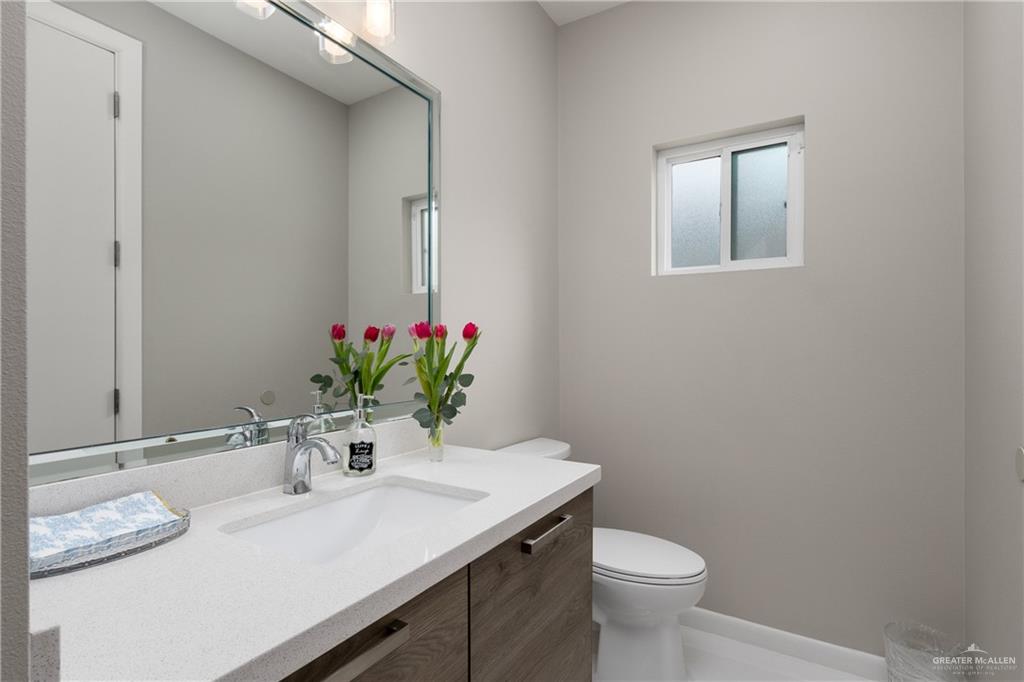 Photo 11 of 5816 Pelican Avenue