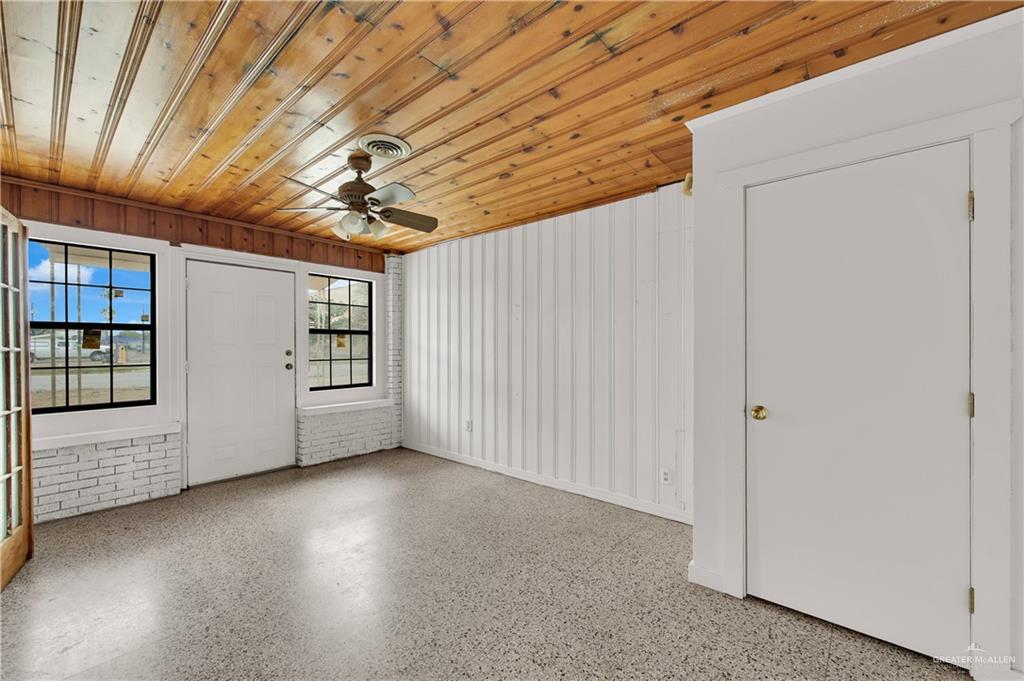 Photo 7 of 704 Beech Avenue