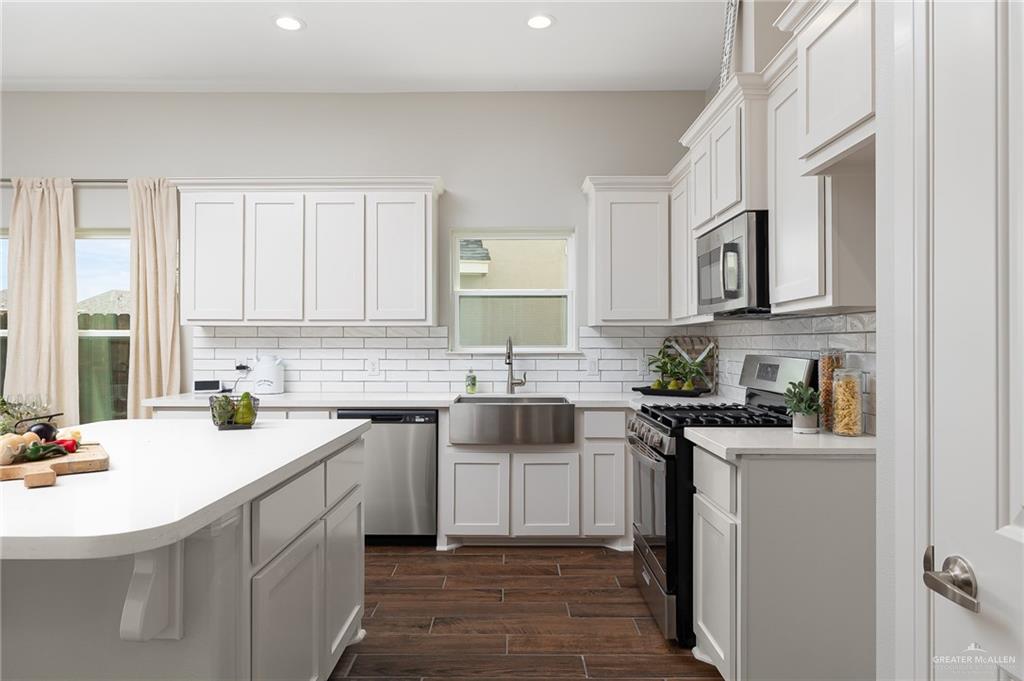 Photo 6 of 2110 Sonador Drive