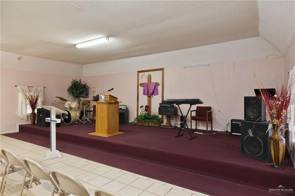 Photo 8 of 3706 Maria Street