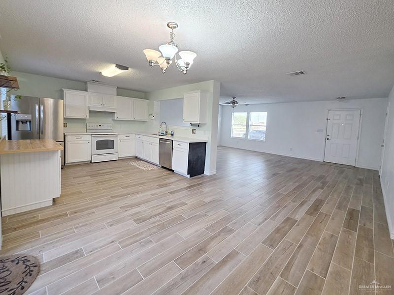 Photo 3 of 3217 Queens Avenue