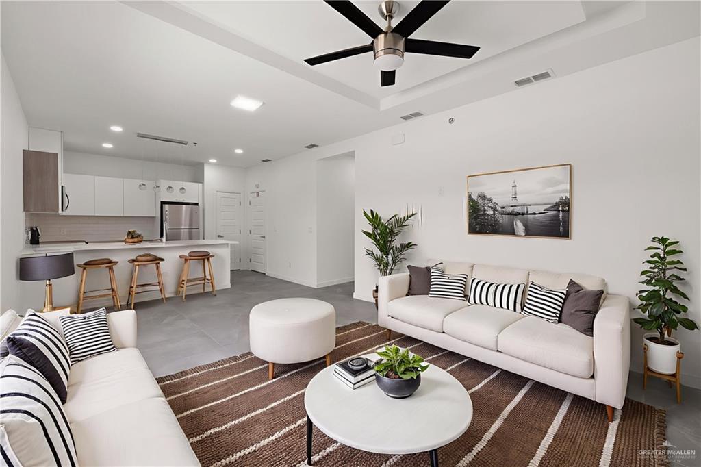 Photo 2 of 901 Yuma Avenue #1003