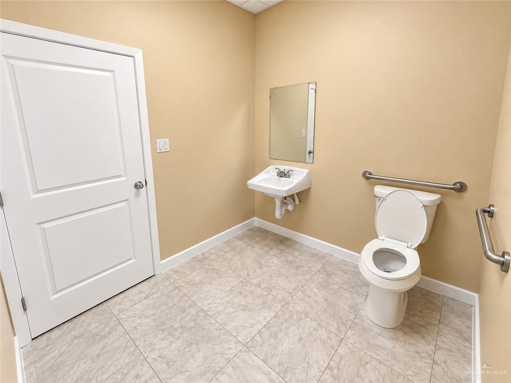 Photo 12 of 210 Conway Avenue