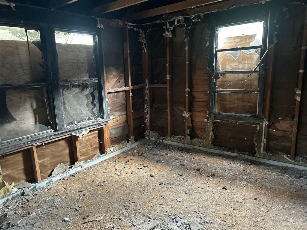 Photo 4 of 405 Hiawatha Street