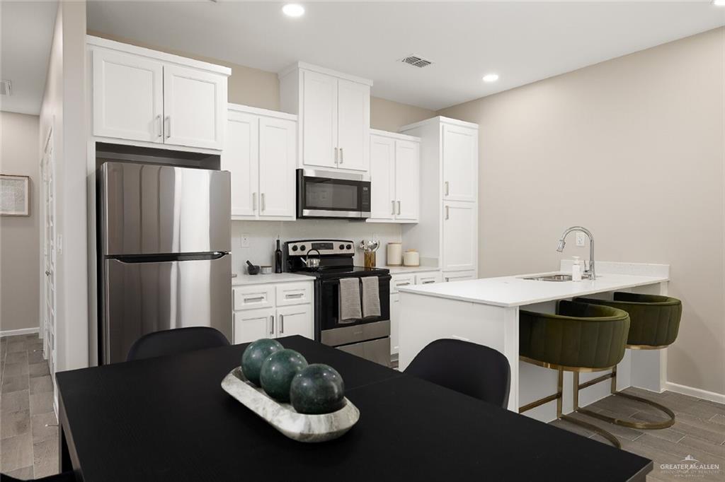Photo 4 of 2713 Hayes Avenue #1