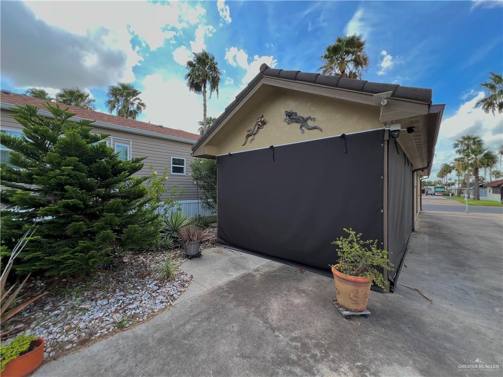 Photo 1 of 2082 Carmona East Street, Mercedes