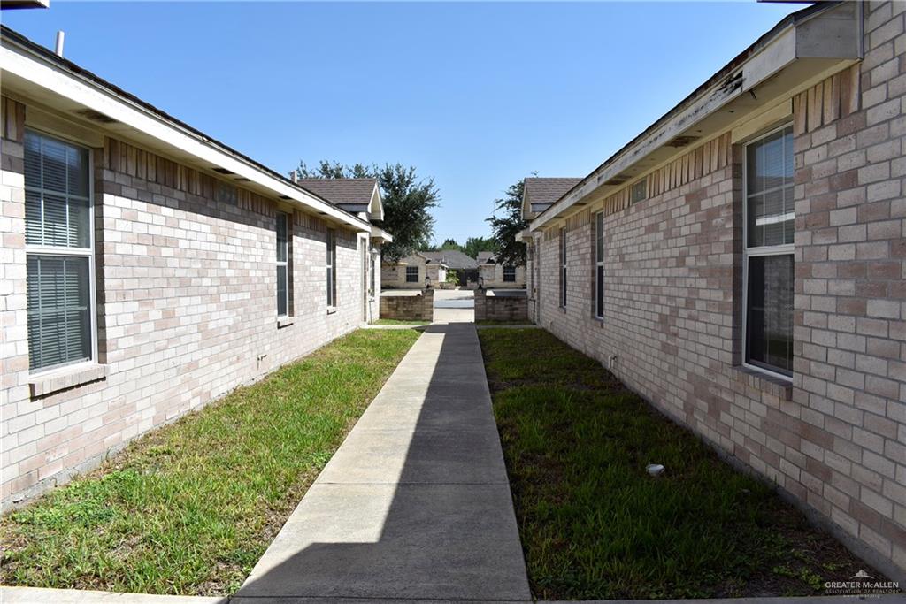 Photo 2 of 221 Albatross Avenue