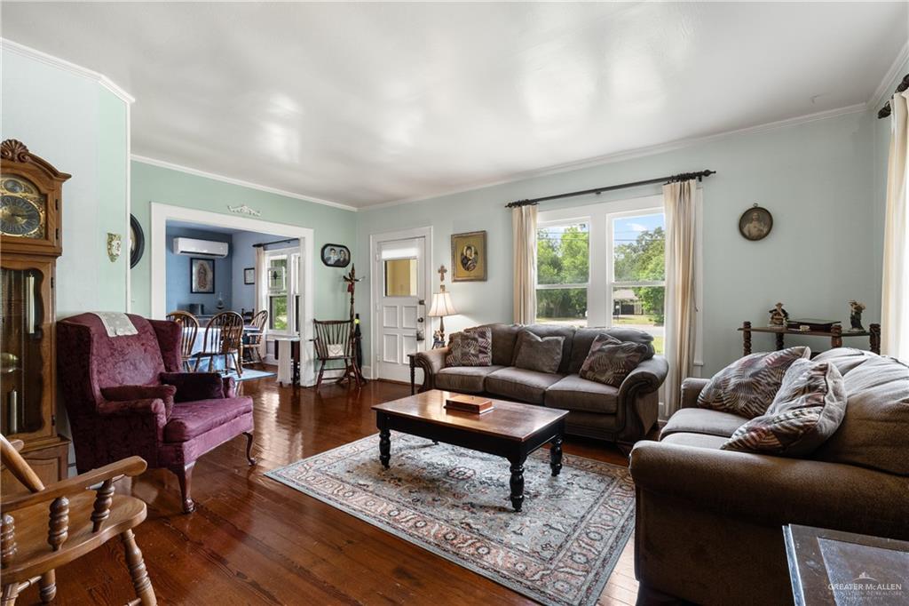 Photo 9 of 906 6th Street