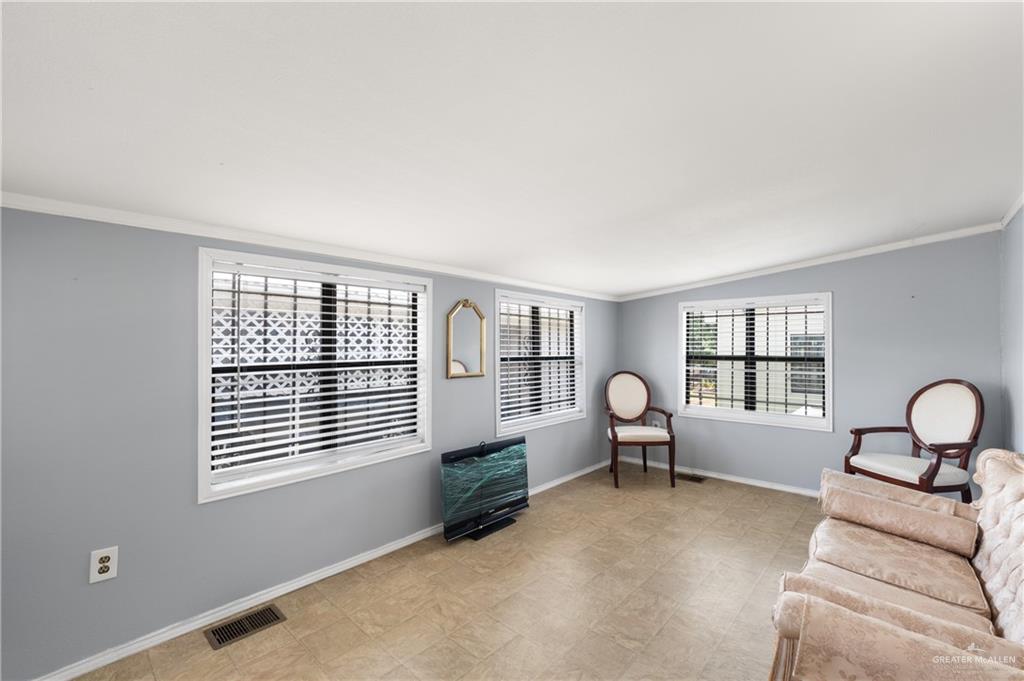 Photo 2 of 14606 Elm Street