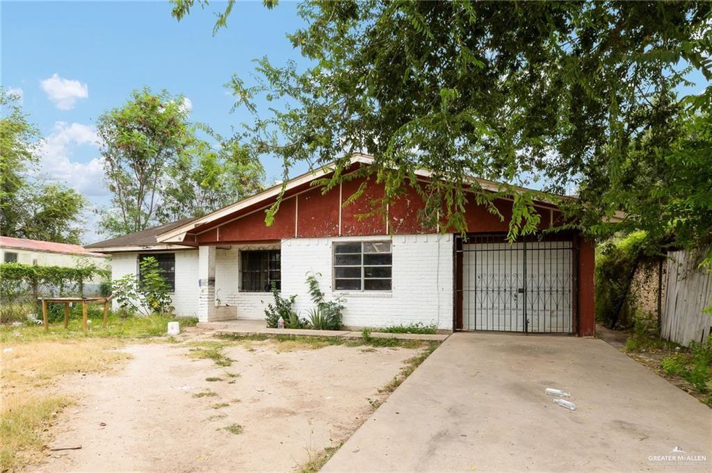 Photo 1 of 211 Cabana Drive, Donna
