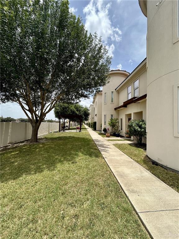 Photo 3 of 1412 Keeton Avenue #25