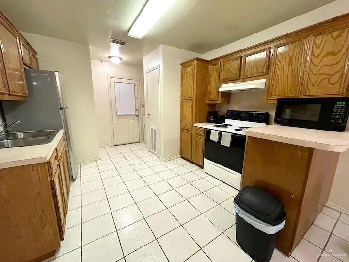 Photo 5 of 624 Pleasant View Drive #3