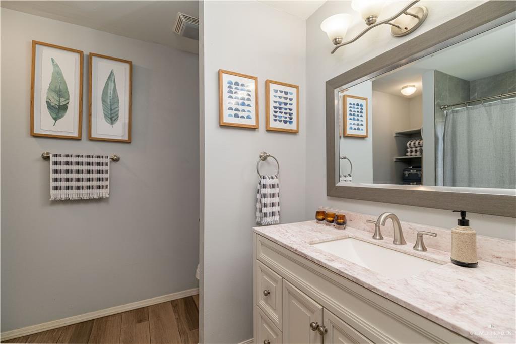 Photo 13 of 2105 Nightingale Avenue