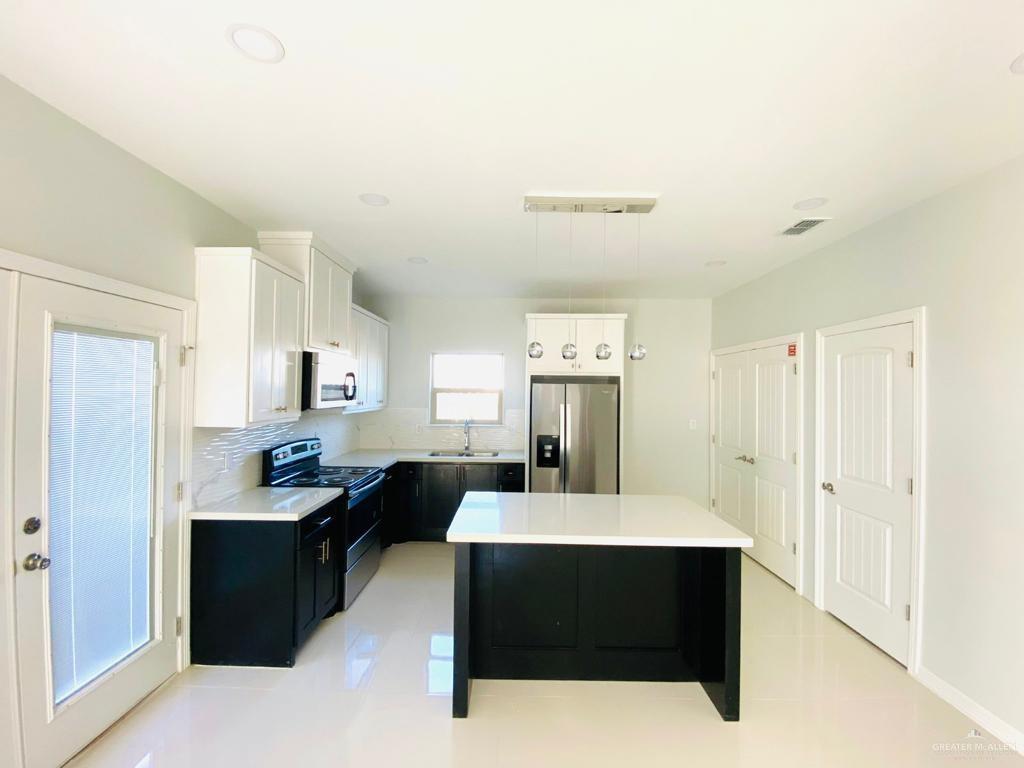Photo 4 of 204 Helena Avenue #2