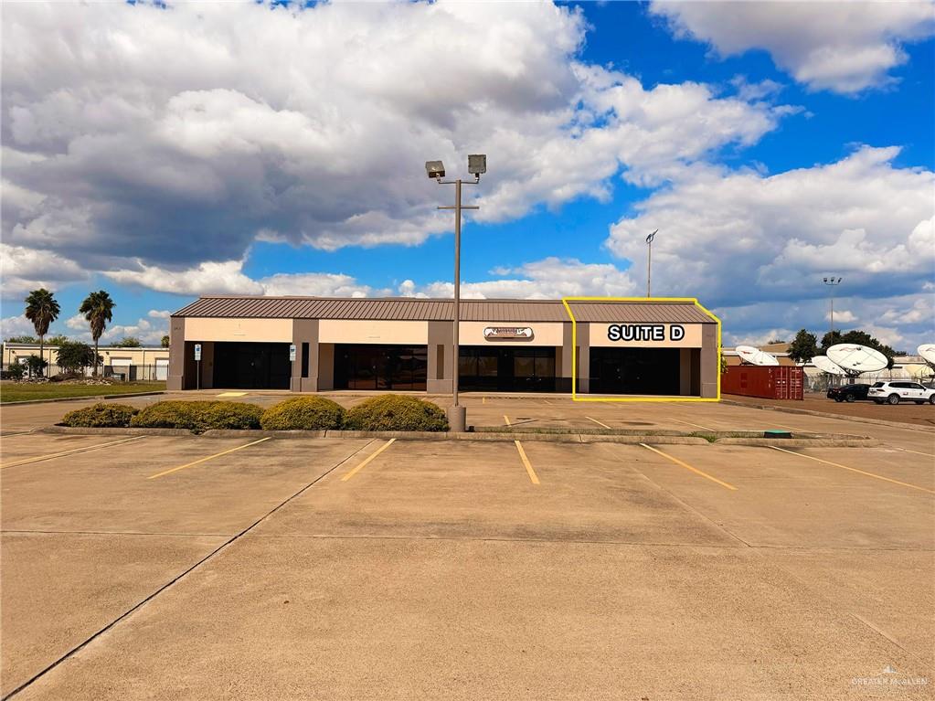 Photo 1 of 1401 Hackberry Avenue #D, McAllen