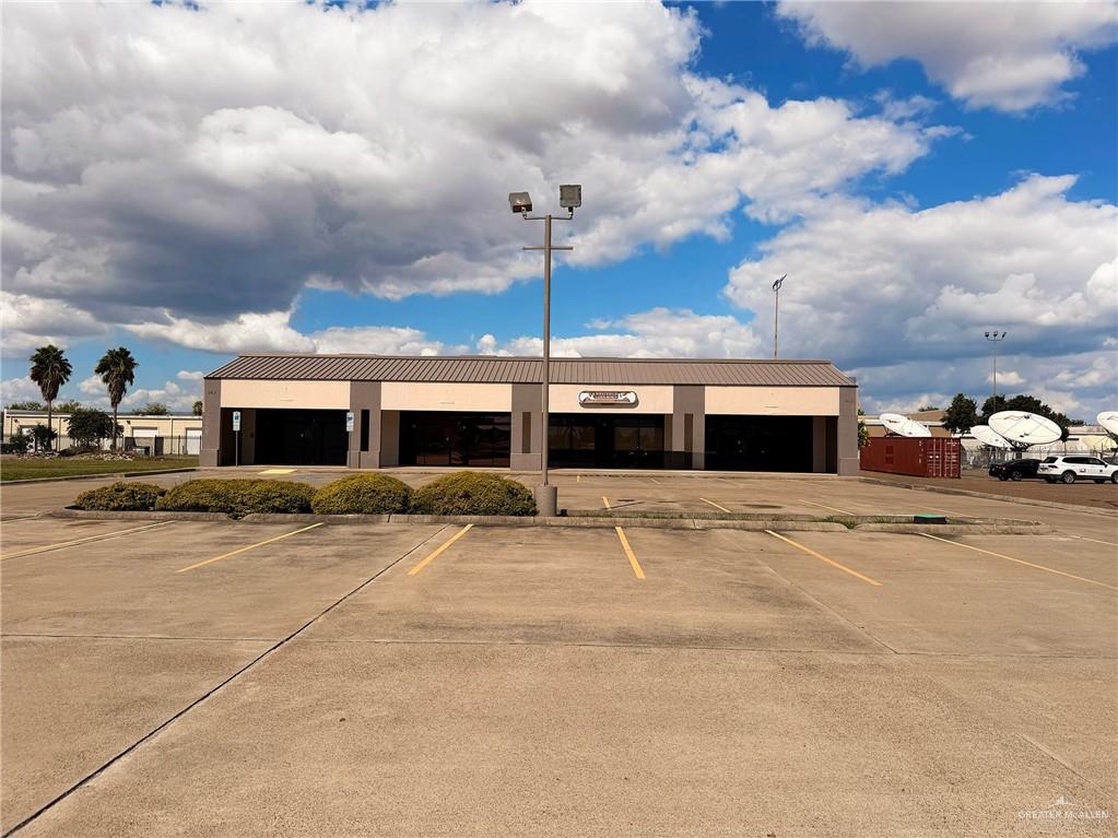 Photo 2 of 1401 Hackberry Avenue #D