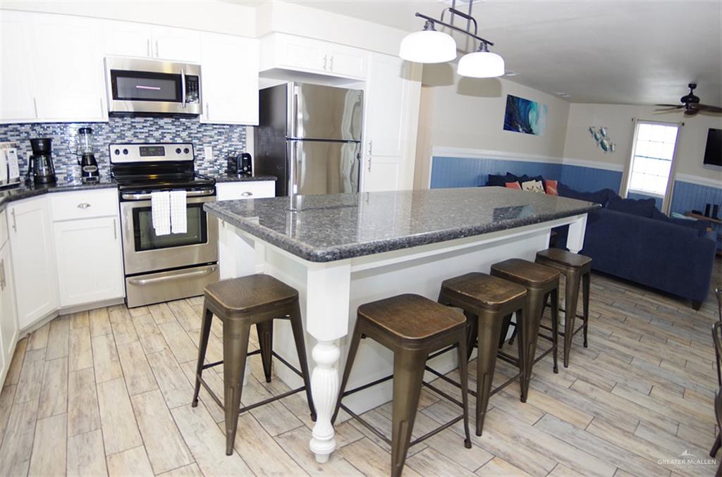 Photo 10 of 124 Retama Street