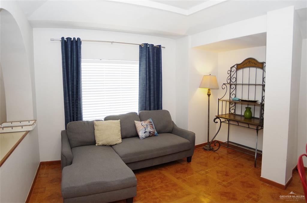 Photo 14 of 124 Retama Street