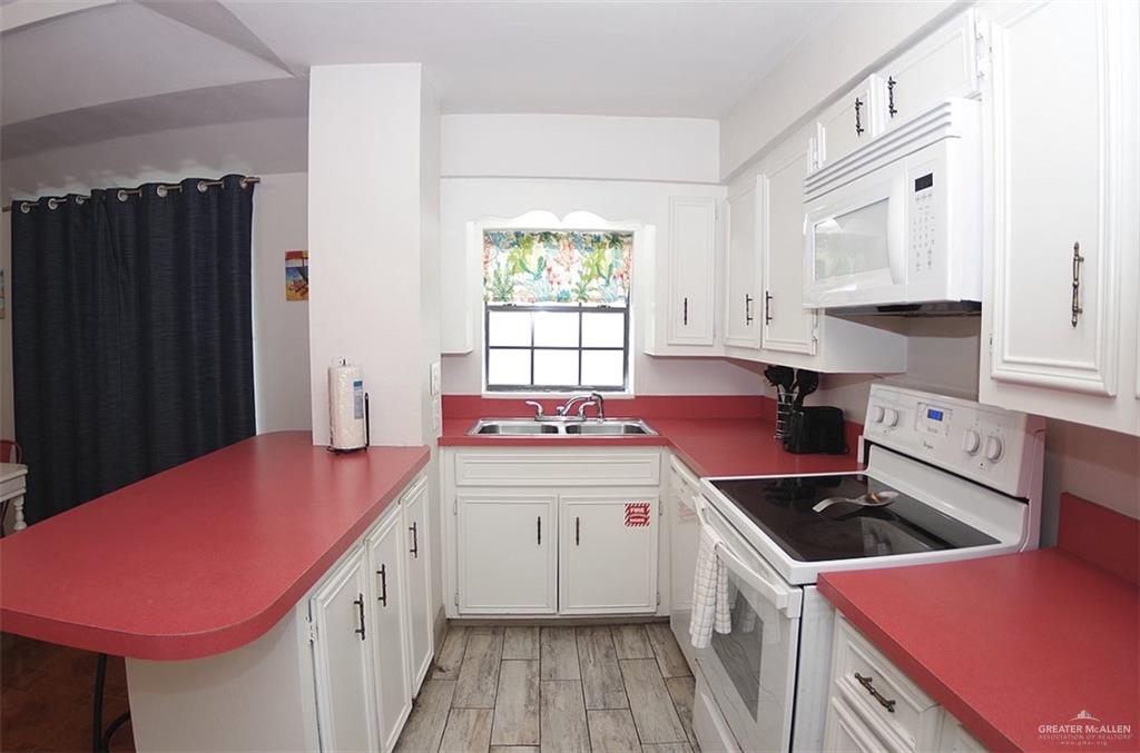 Photo 18 of 124 Retama Street