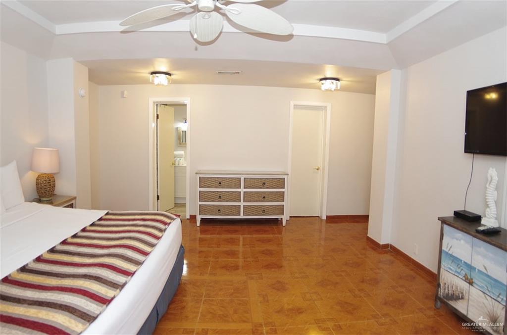 Photo 20 of 124 Retama Street