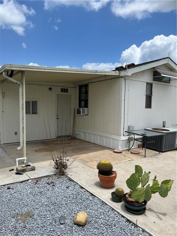 Photo 4 of 3040 Boca Chica Drive