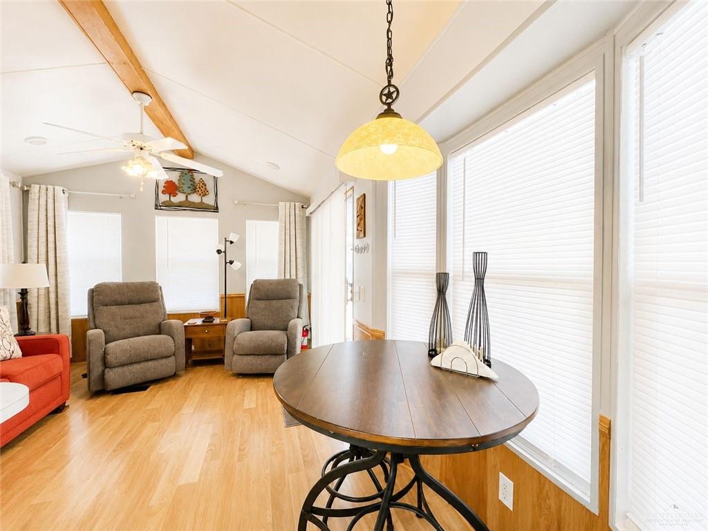 Photo 8 of 212 London Drive