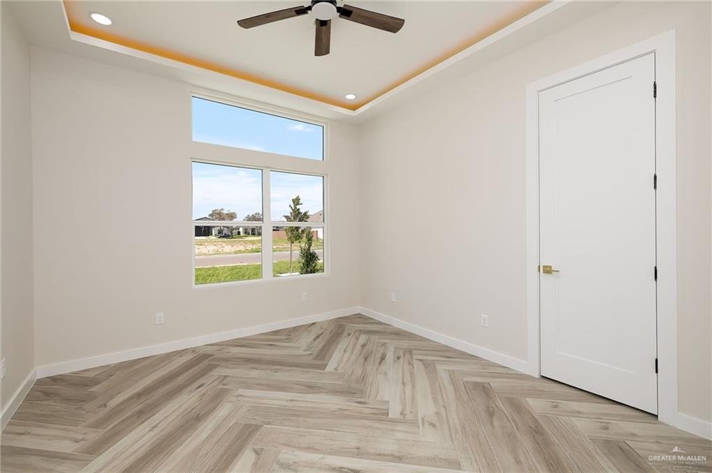 Photo 13 of 1115 Post Oak Street