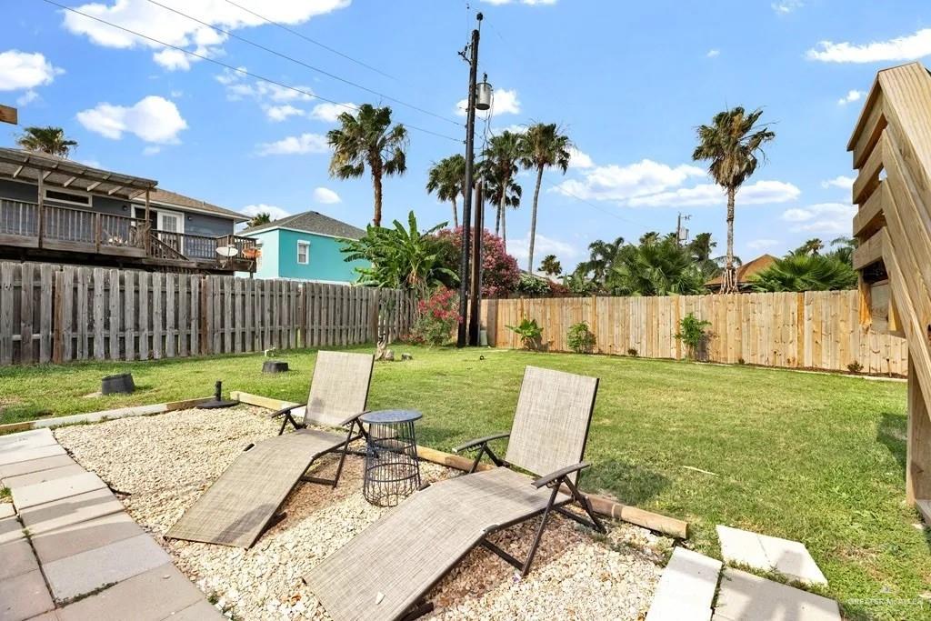 Photo 3 of 210 Gardenia Street