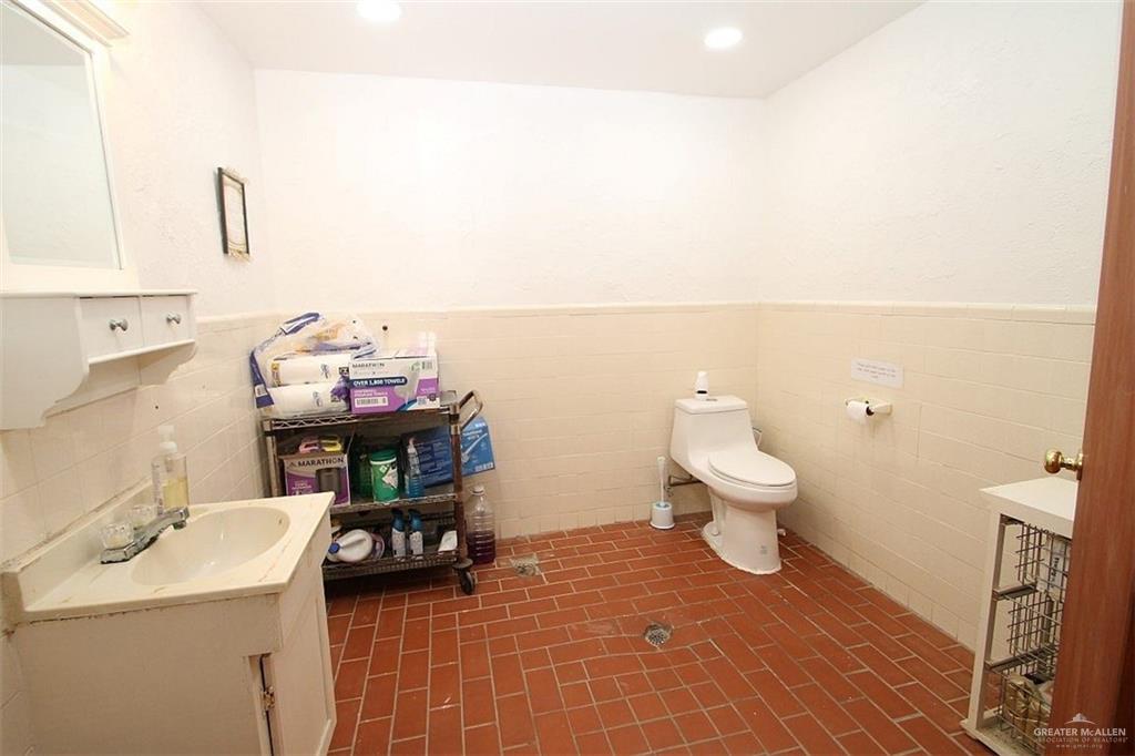 Photo 14 of 1710 6th Street