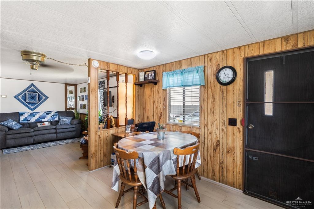 Photo 4 of 721 Anaqua Street