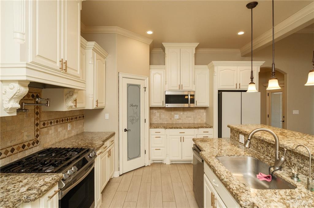 Photo 10 of 153 Alvarez Court