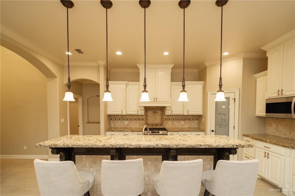 Photo 7 of 153 Alvarez Court